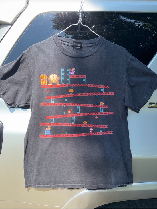 Other - Vintage Nintendo Arcade Mario and Donkey Kong dated 2005 size small